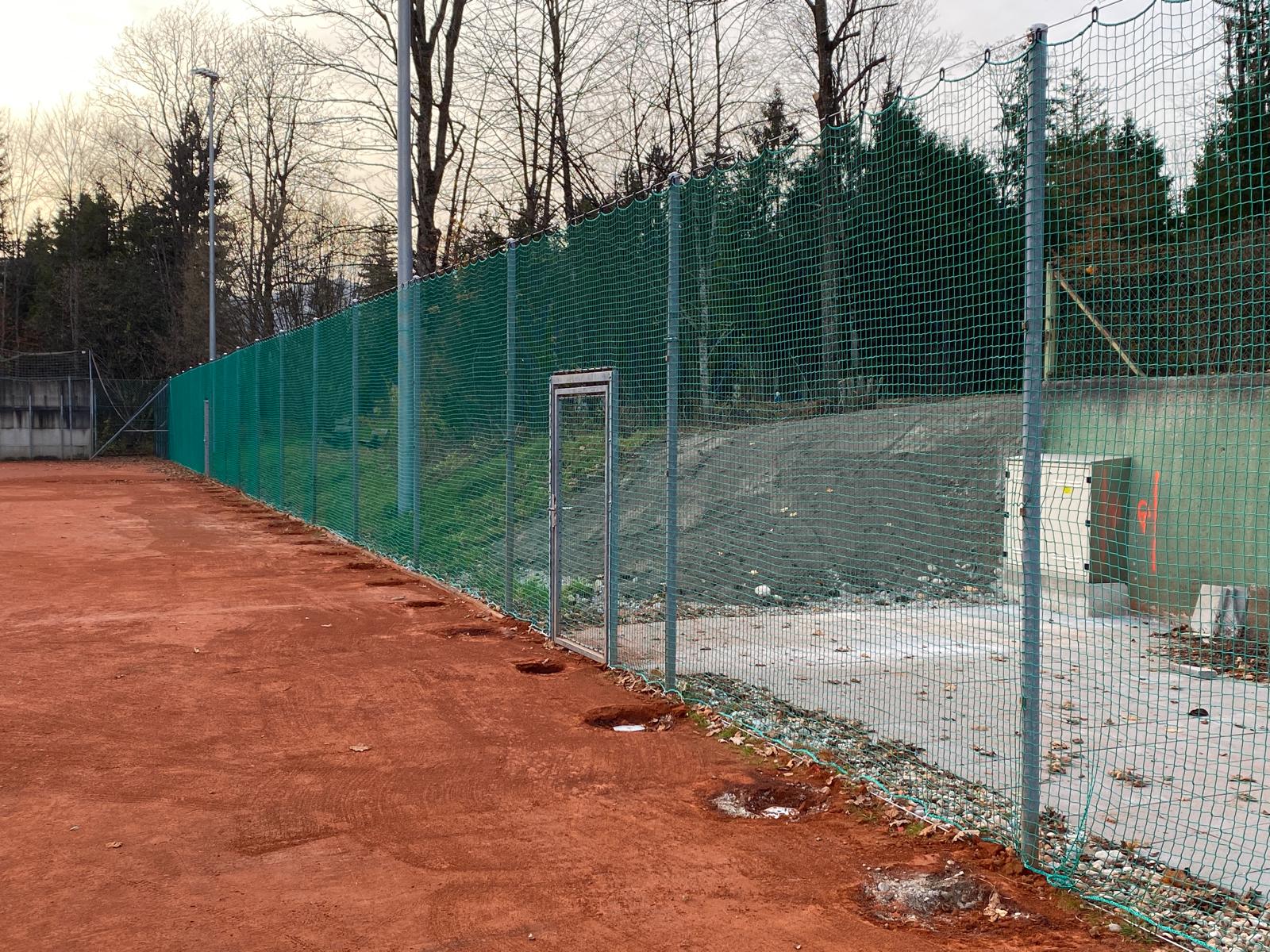Neuer Tenniszaun